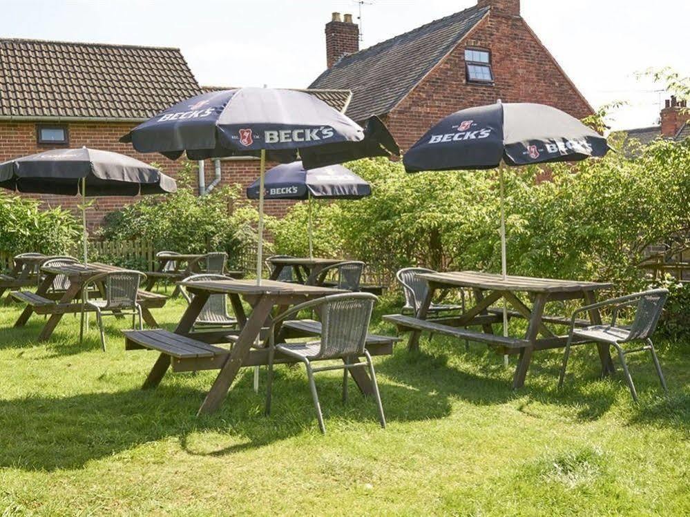 The Old Ship Inn Lowdham Εξωτερικό φωτογραφία