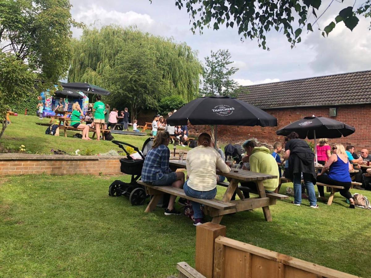 The Old Ship Inn Lowdham Εξωτερικό φωτογραφία